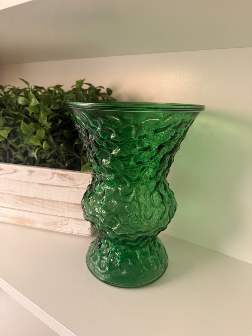 Emerald Green Textured Art Glass Pedestal Vase Heavy Pressed Glass– 10” Tall VTG - Picture 2 of 11
